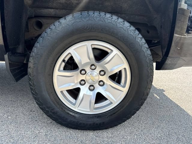 Used 2018 Chevrolet Silverado 1500 LT AWD/4WD image 3