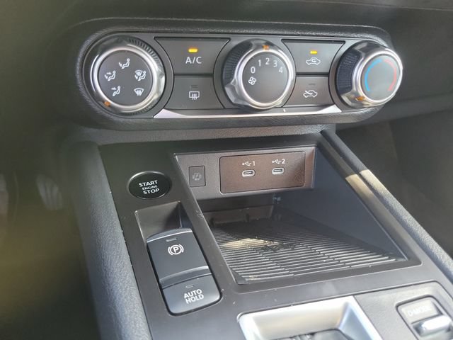 Used 2025 Nissan Kicks SV w/ Charging Package FWD image 21