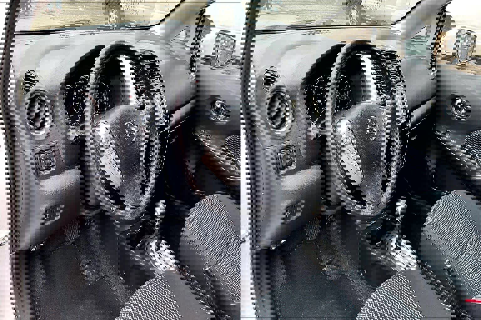 Used 2017 Nissan Versa Note SV image 18