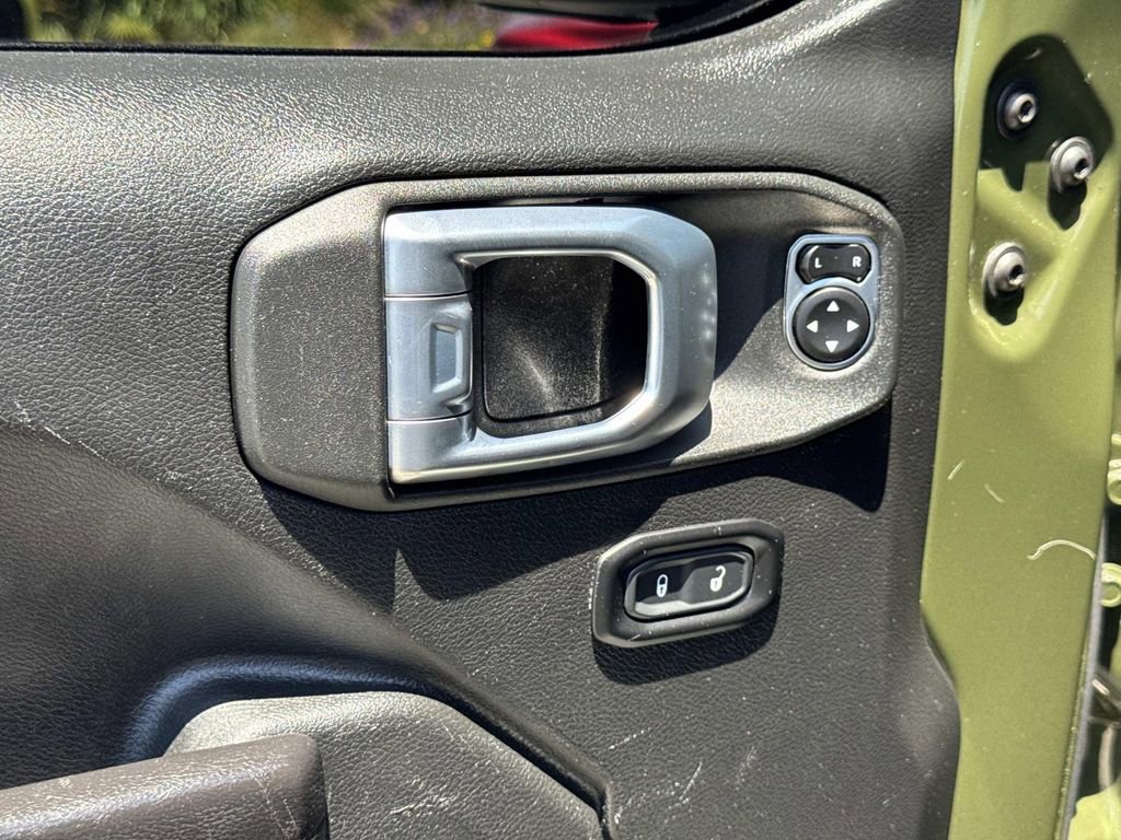 Used 2021 Jeep Gladiator Sport AWD/4WD image 21