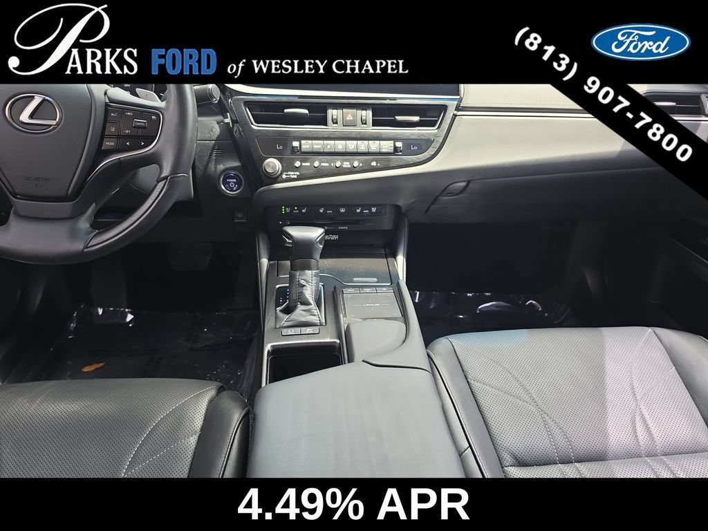 Used 2022 Lexus ES 300h Ultra Luxury w/ Accessory Package 2 FWD image 14