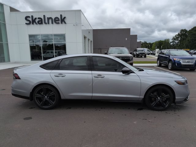 Used 2023 Honda Accord Sport image 8