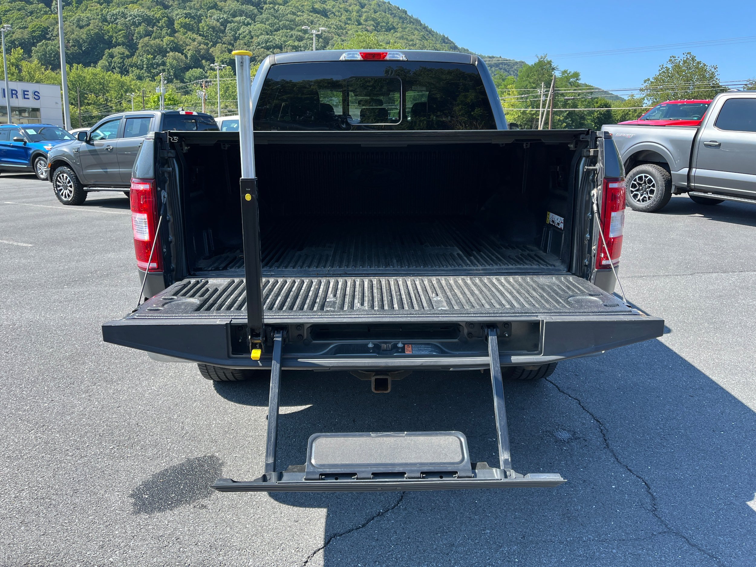 Certified 2019 Ford F150 Lariat w/ Trailer Tow Package AWD/4WD image 10