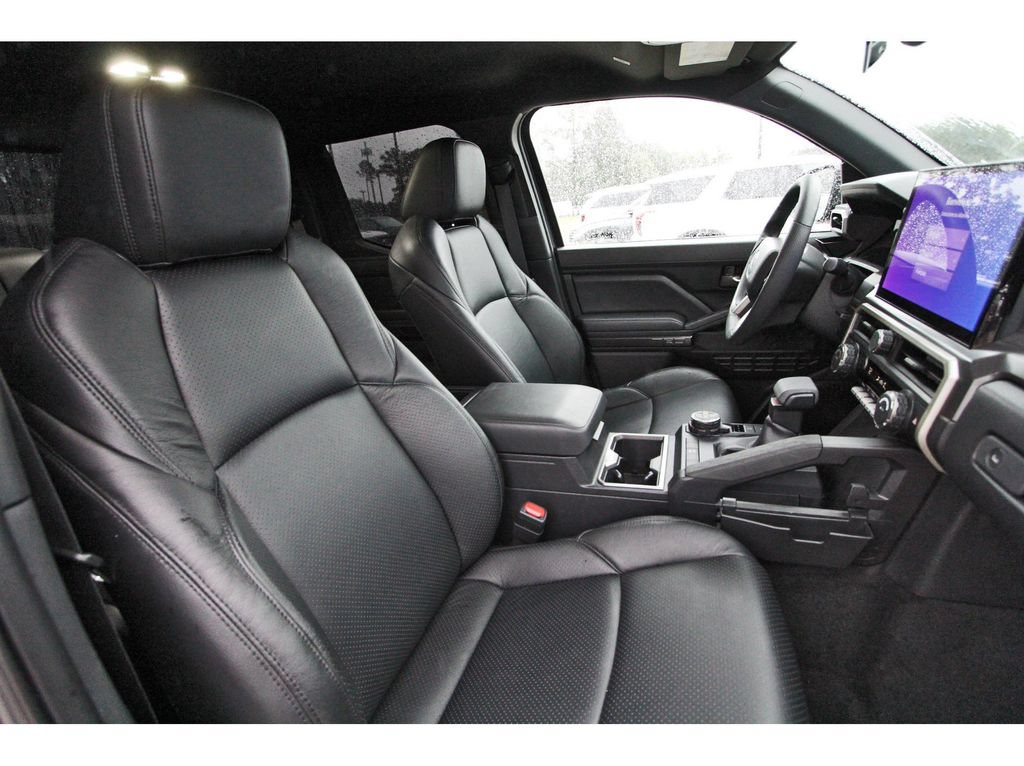 Used 2025 Toyota Tacoma TRD Off-Road AWD/4WD image 27