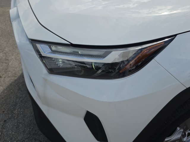 Used 2025 Toyota RAV4 XLE FWD image 13