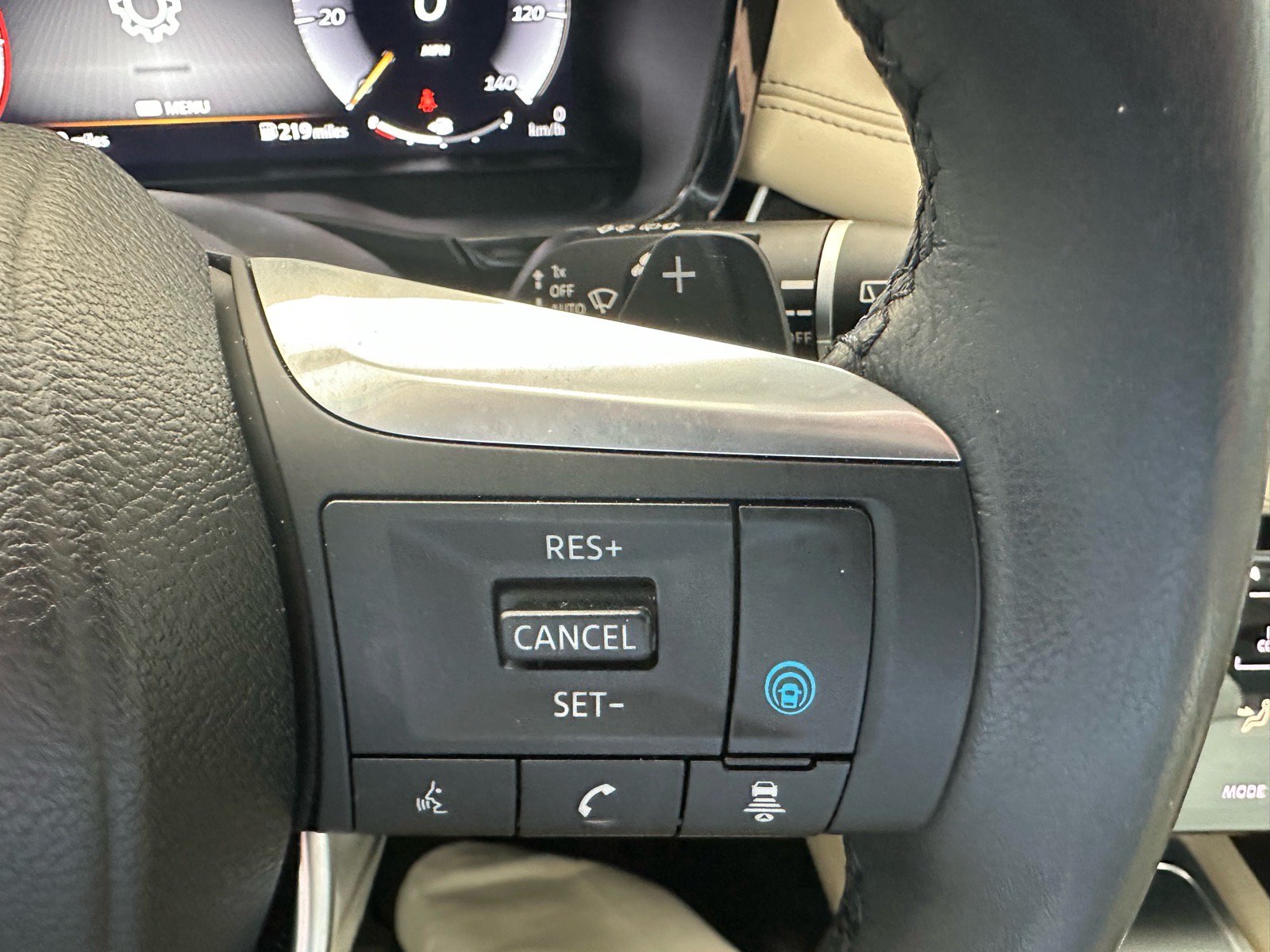 Used 2023 INFINITI QX60 Luxe w/ Cargo Package FWD image 38