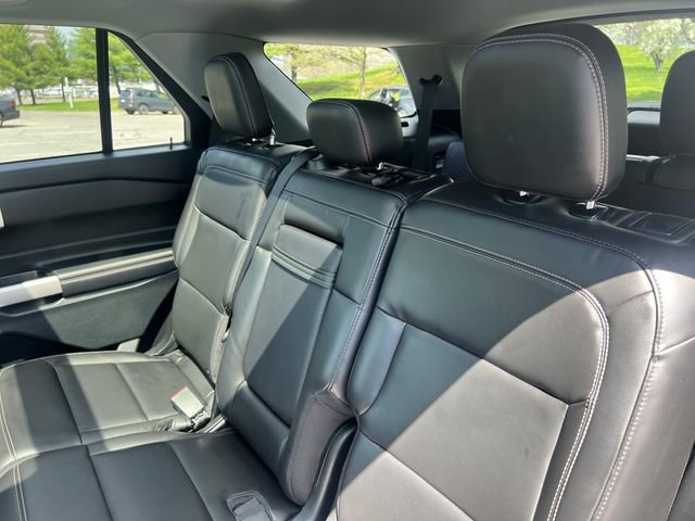 Certified 2022 Ford Explorer XLT w/ Equipment Group 202A AWD/4WD image 24
