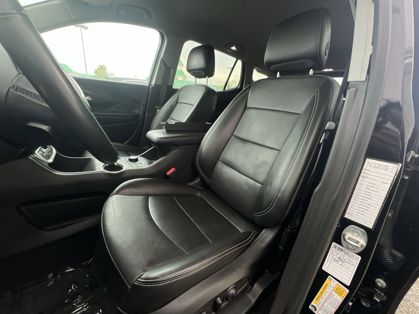 Used 2024 GMC Terrain SLT AWD/4WD image 21