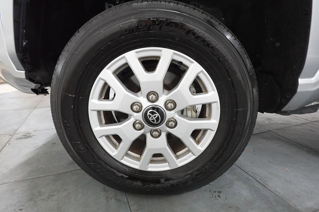 Used 2024 Toyota Tacoma SR5 AWD/4WD image 34