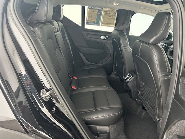 Used 2023 Volvo XC40 B5 Ultimate w/ Protection Package Premier AWD/4WD image 15