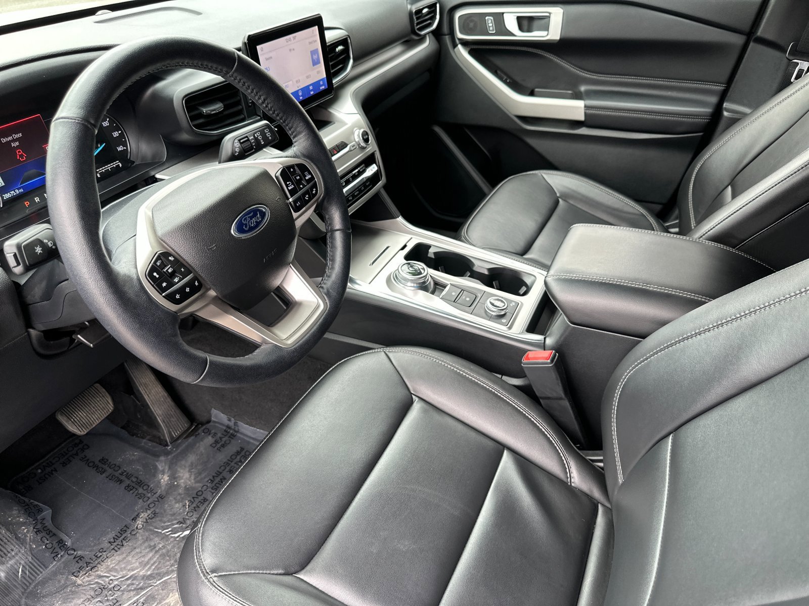 Certified 2022 Ford Explorer XLT w/ Equipment Group 202A image 10