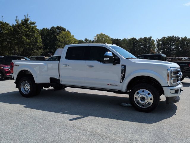 Certified 2025 Ford F450 Platinum w/ Platinum Plus Package AWD/4WD image 2