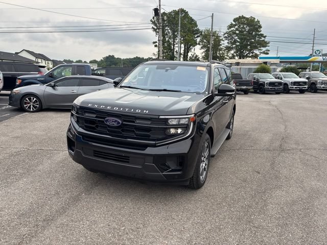 Certified 2025 Ford Expedition Active AWD/4WD image 7