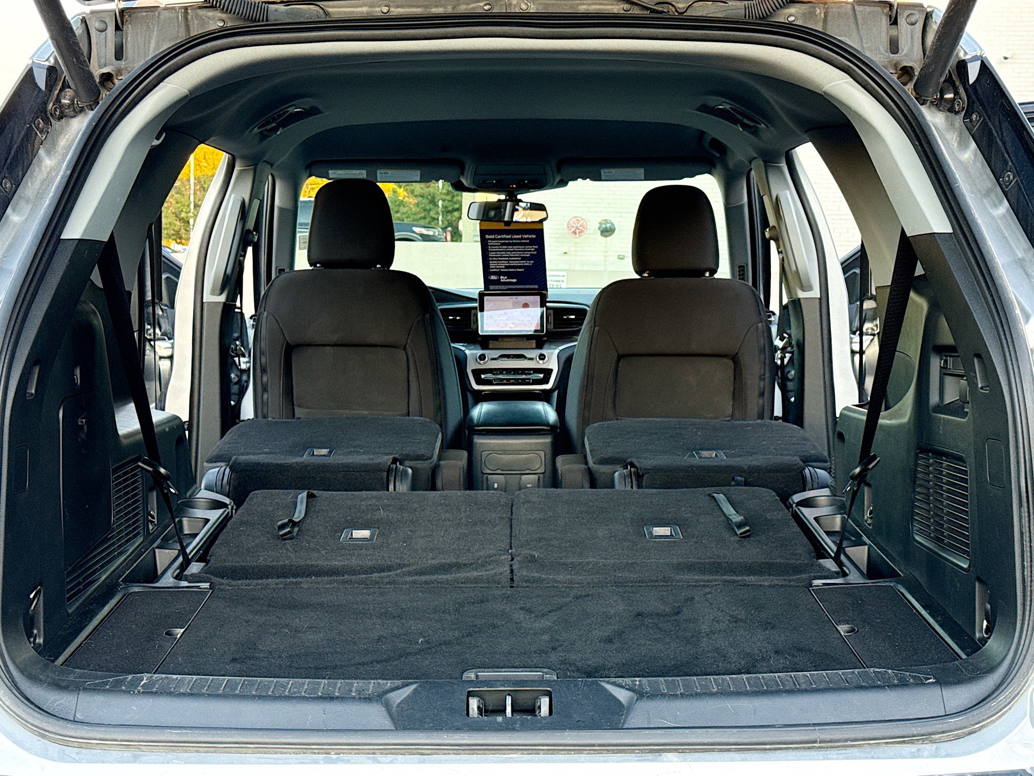 Certified 2023 Ford Explorer XLT w/ Class IV Trailer Tow Package image 10