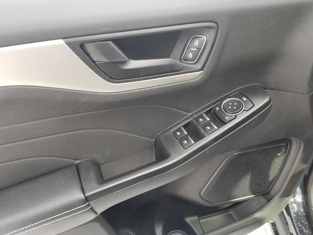 Certified 2022 Ford Escape SE w/ Cold Weather Package image 11