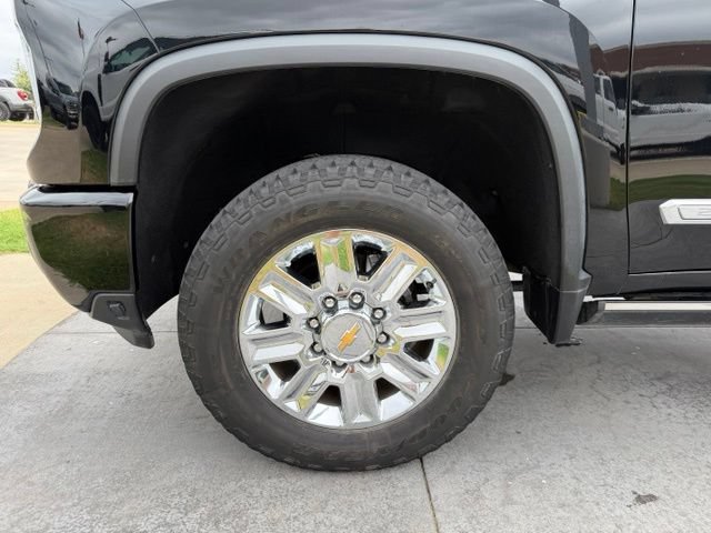 Used 2024 Chevrolet Silverado 2500 High Country w/ High Country Premium Package AWD/4WD image 4