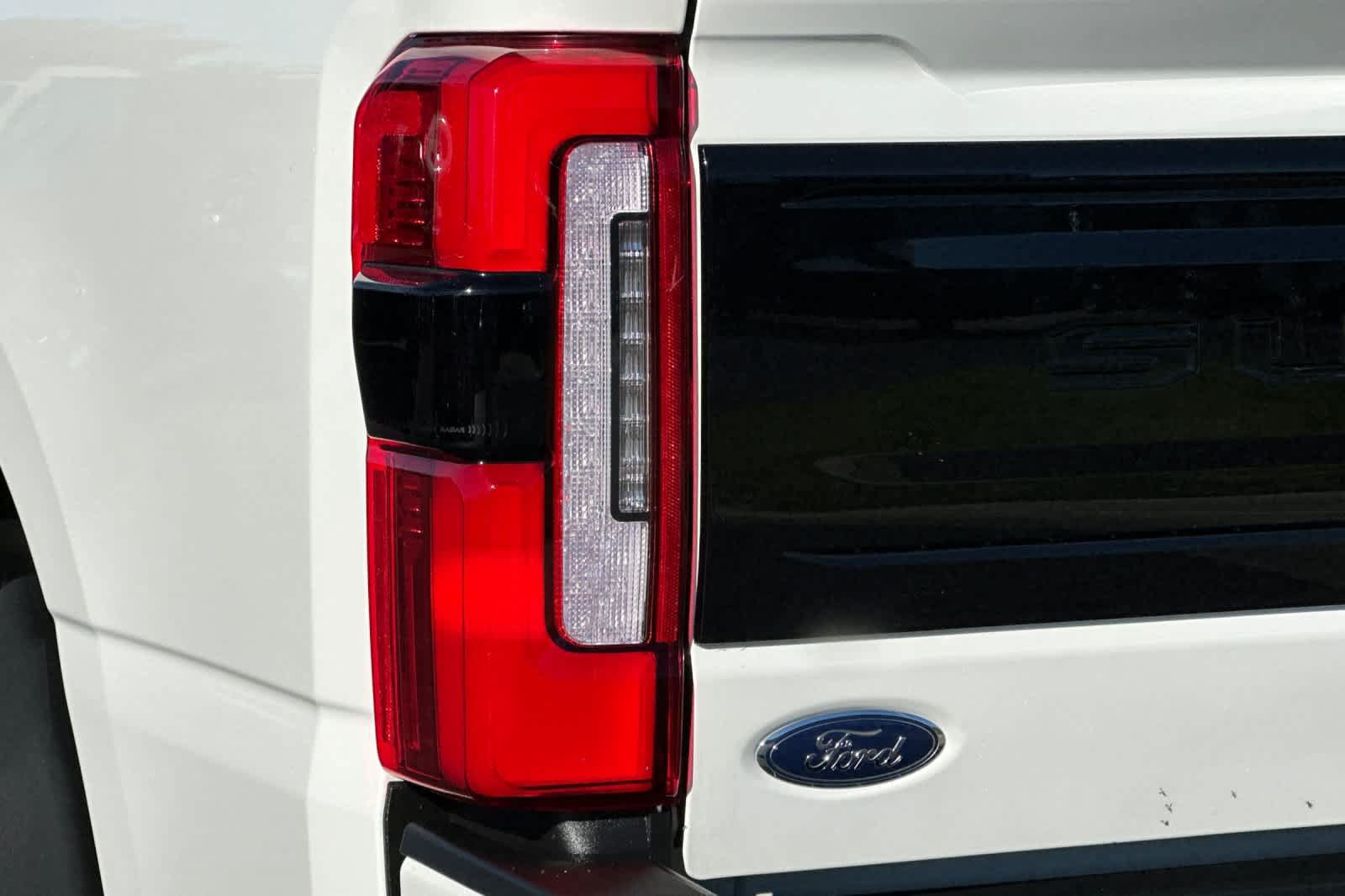 Certified 2026 Ford F350 Platinum w/ FX4 Off-Road Package AWD/4WD image 27