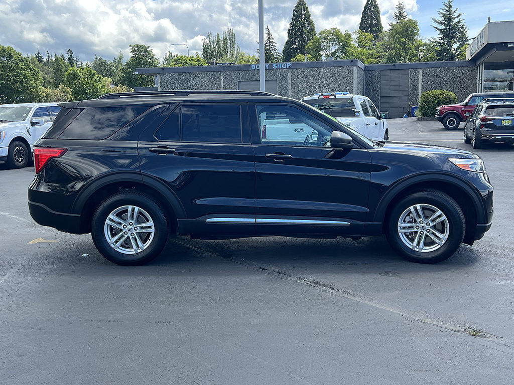Certified 2023 Ford Explorer XLT w/ Equipment Group 202A AWD/4WD image 5