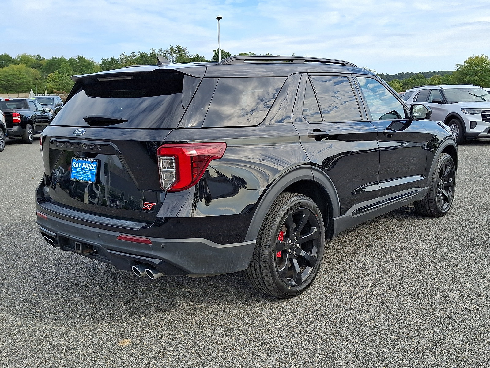 Certified 2022 Ford Explorer ST w/ ST Street Pack AWD/4WD image 7