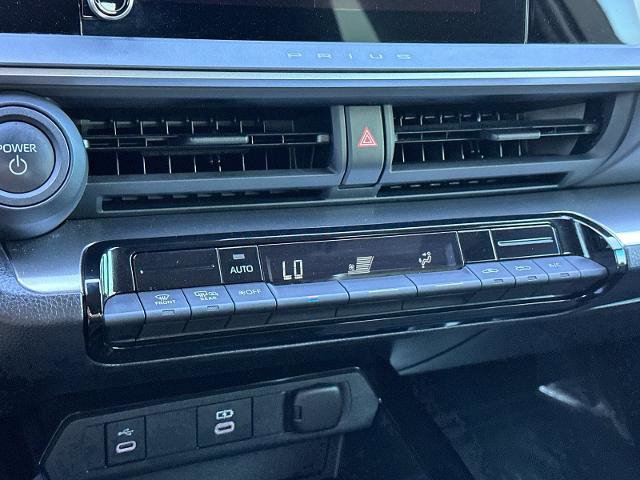 Used 2024 Toyota Prius LE image 19