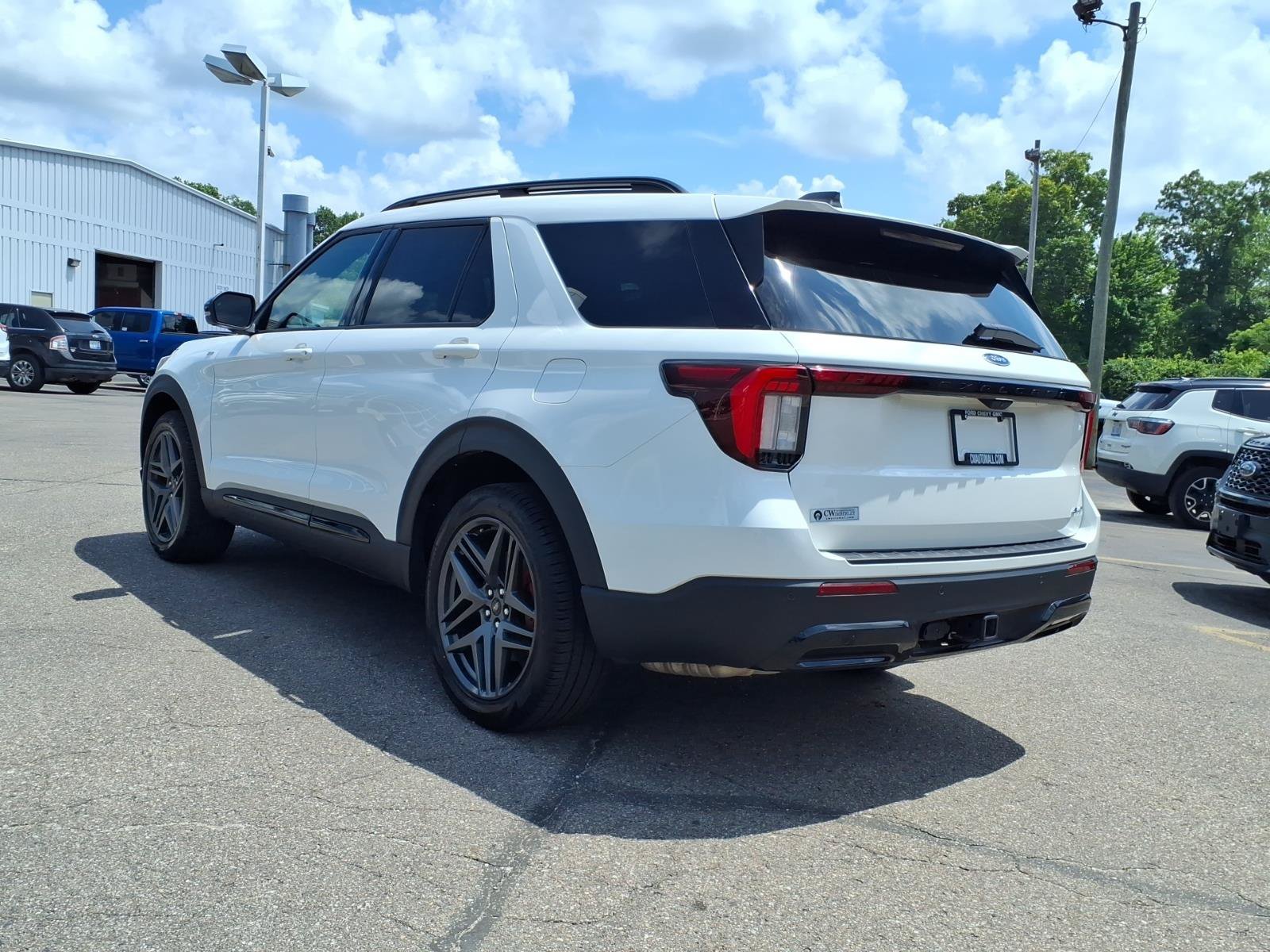 Certified 2025 Ford Explorer ST-Line w/ ST-Line Street Pack AWD/4WD image 15
