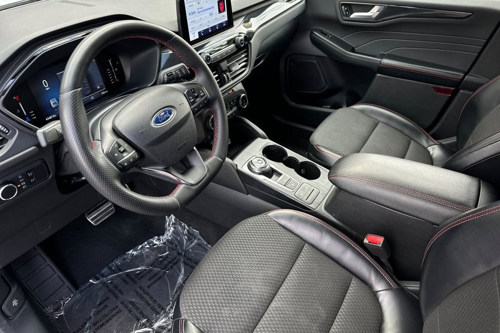 Certified 2023 Ford Escape ST-Line AWD/4WD image 10