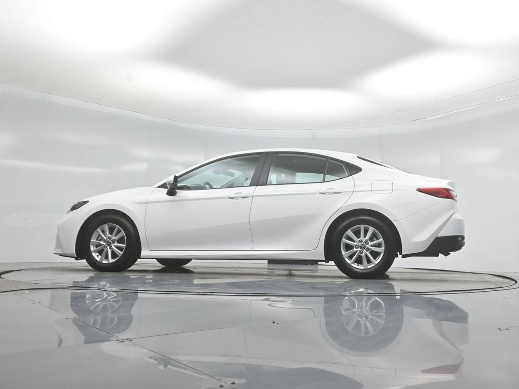 Used 2025 Toyota Camry LE FWD image 46