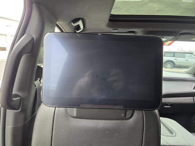 Used 2021 GMC Yukon SLT w/ SLT Premium Package image 18