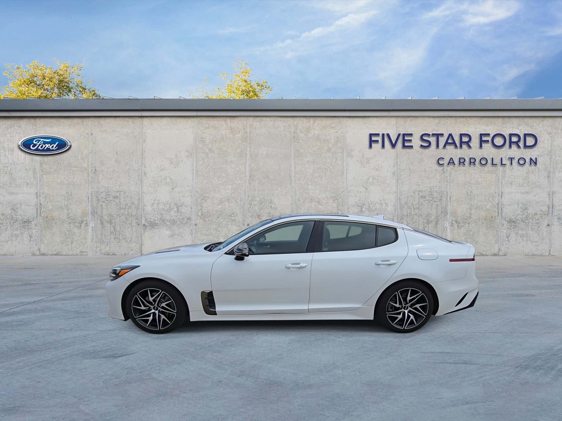 Used 2022 Kia Stinger GT-Line w/ Sun & Sound Package image 2