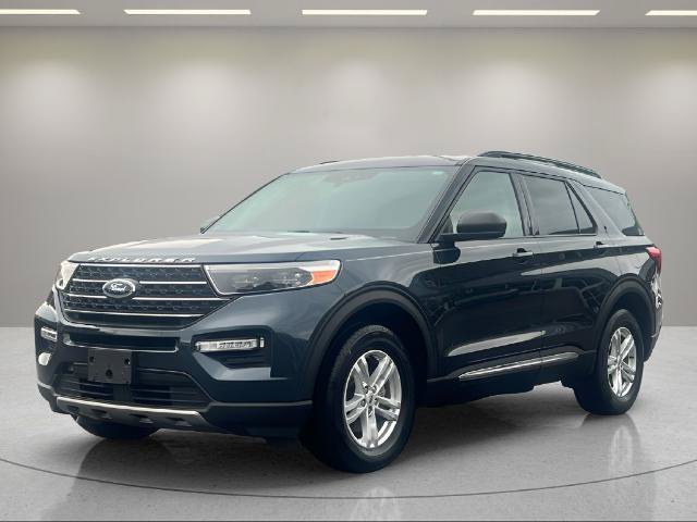 Certified 2023 Ford Explorer XLT w/ Equipment Group 202A AWD/4WD image 3