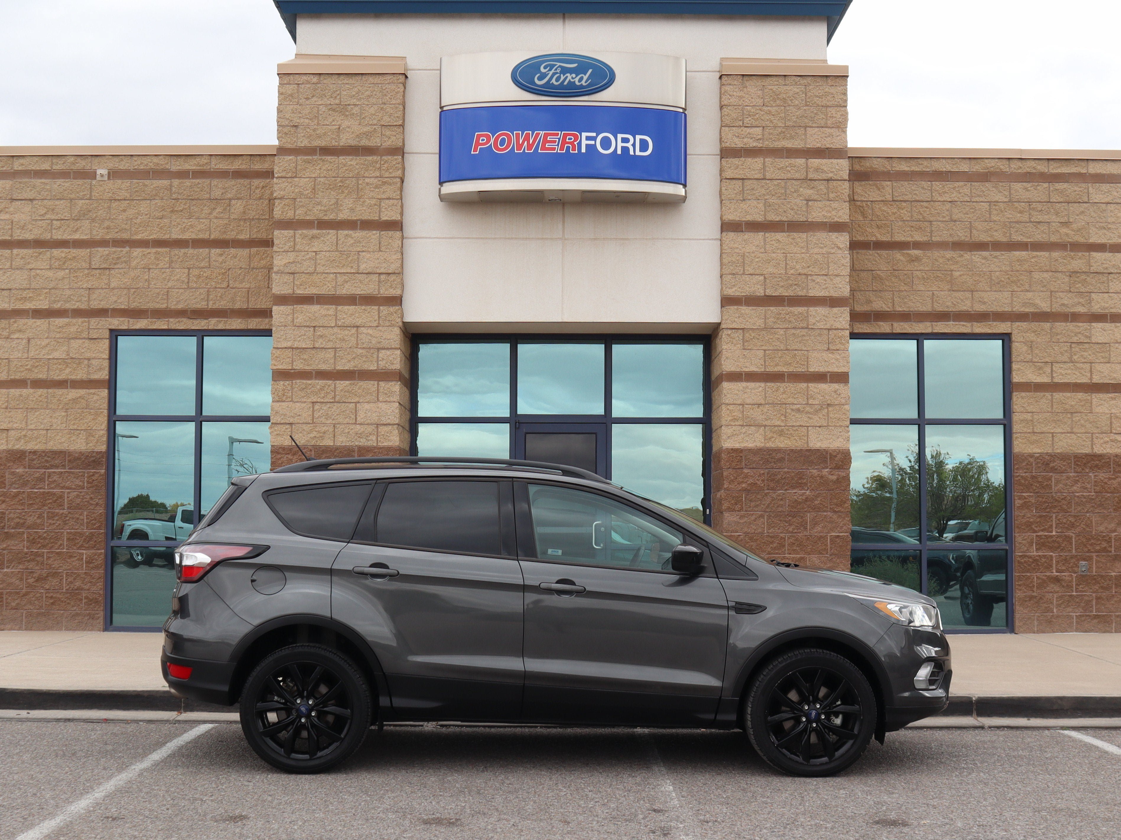 Certified 2018 Ford Escape SE w/ SE Sport Appearance Package AWD/4WD image 5