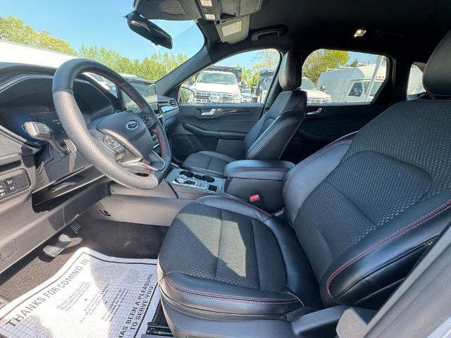 Certified 2025 Ford Escape ST-Line w/ Tech Pack #1 AWD/4WD image 12