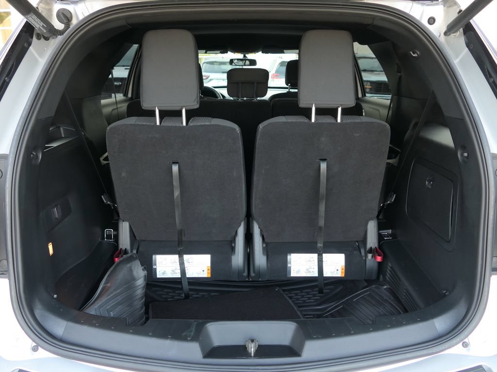 Certified 2018 Ford Explorer XLT w/ Equipment Group 201A FWD image 25