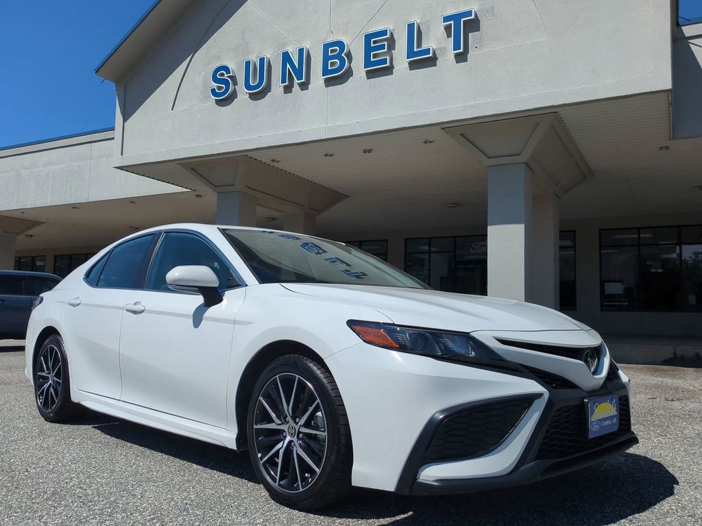 Used 2023 Toyota Camry SE image 8