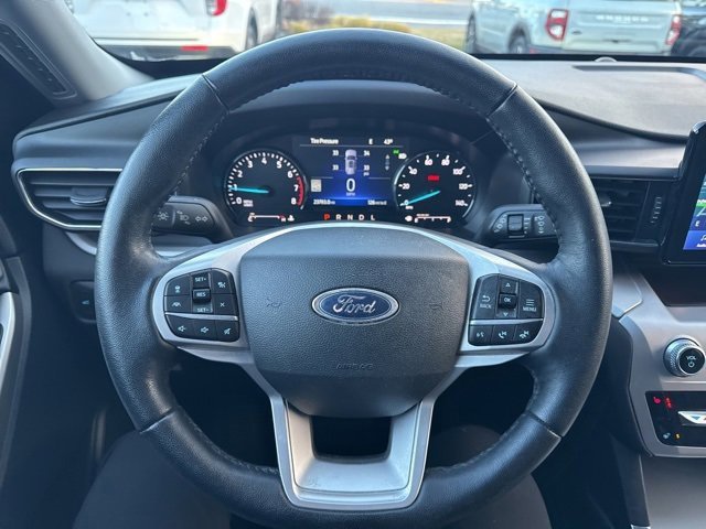 Certified 2022 Ford Explorer XLT w/ Equipment Group 202A image 17