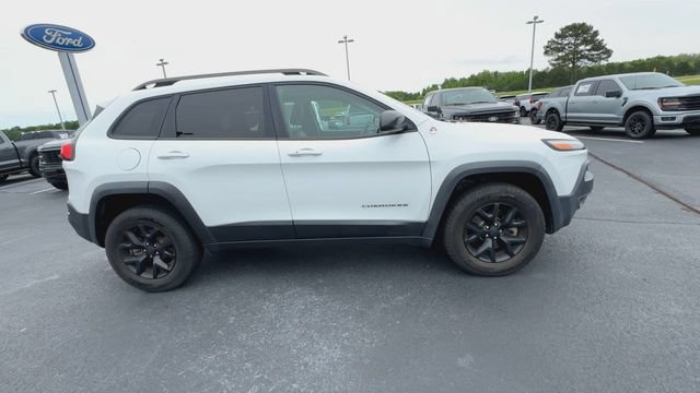 Used 2017 Jeep Cherokee Trailhawk AWD/4WD image 9