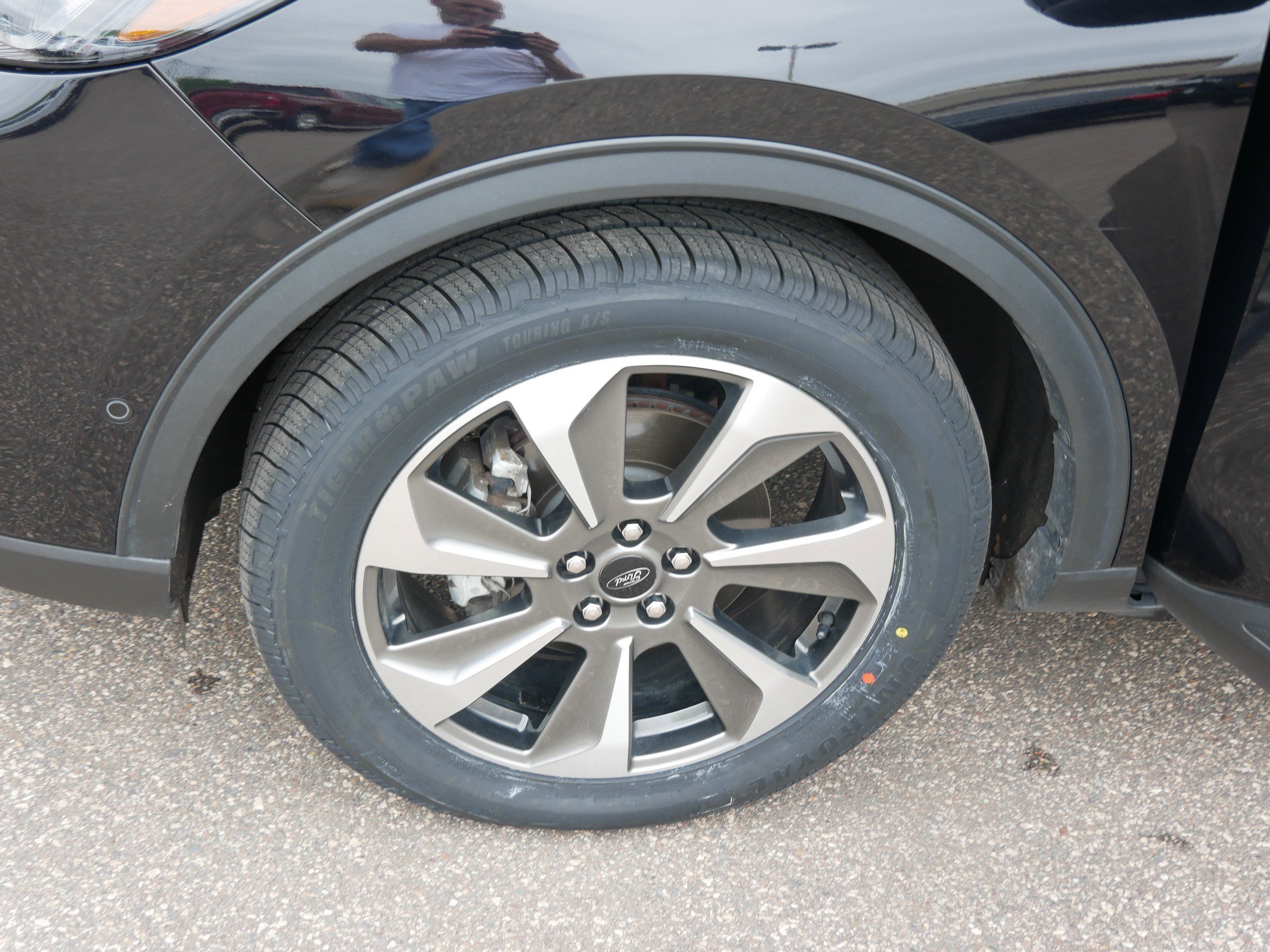 Certified 2023 Ford Escape Platinum w/ Premium Technology Package AWD/4WD image 15