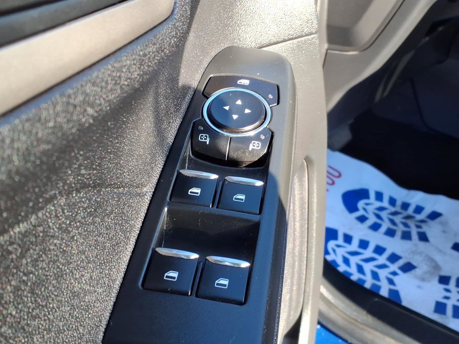 Certified 2022 Ford Escape SE w/ SE Sport Appearance Package image 21