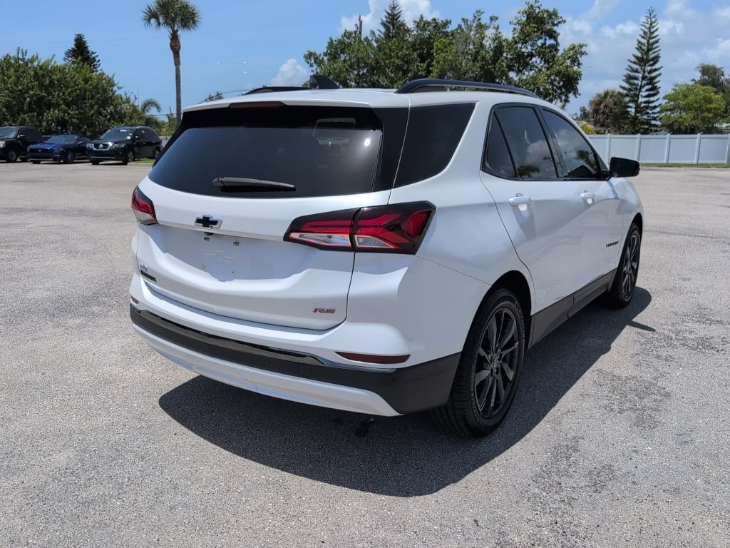 Used 2022 Chevrolet Equinox RS w/ RS Leather Package FWD image 3