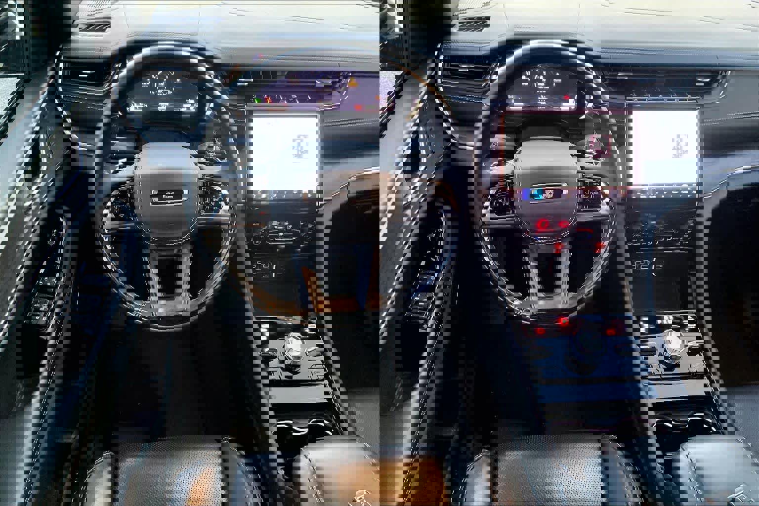 Used 2023 Jeep Grand Cherokee L Overland w/ Advanced Protech Group III image 8