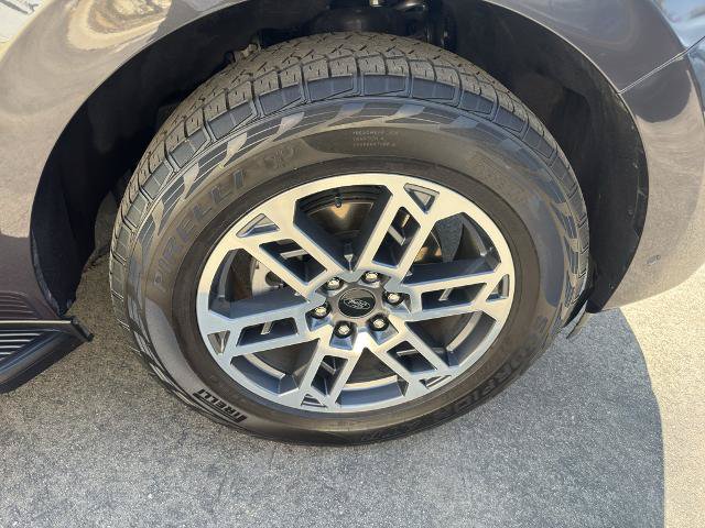 Certified 2025 Ford Expedition Active AWD/4WD image 5