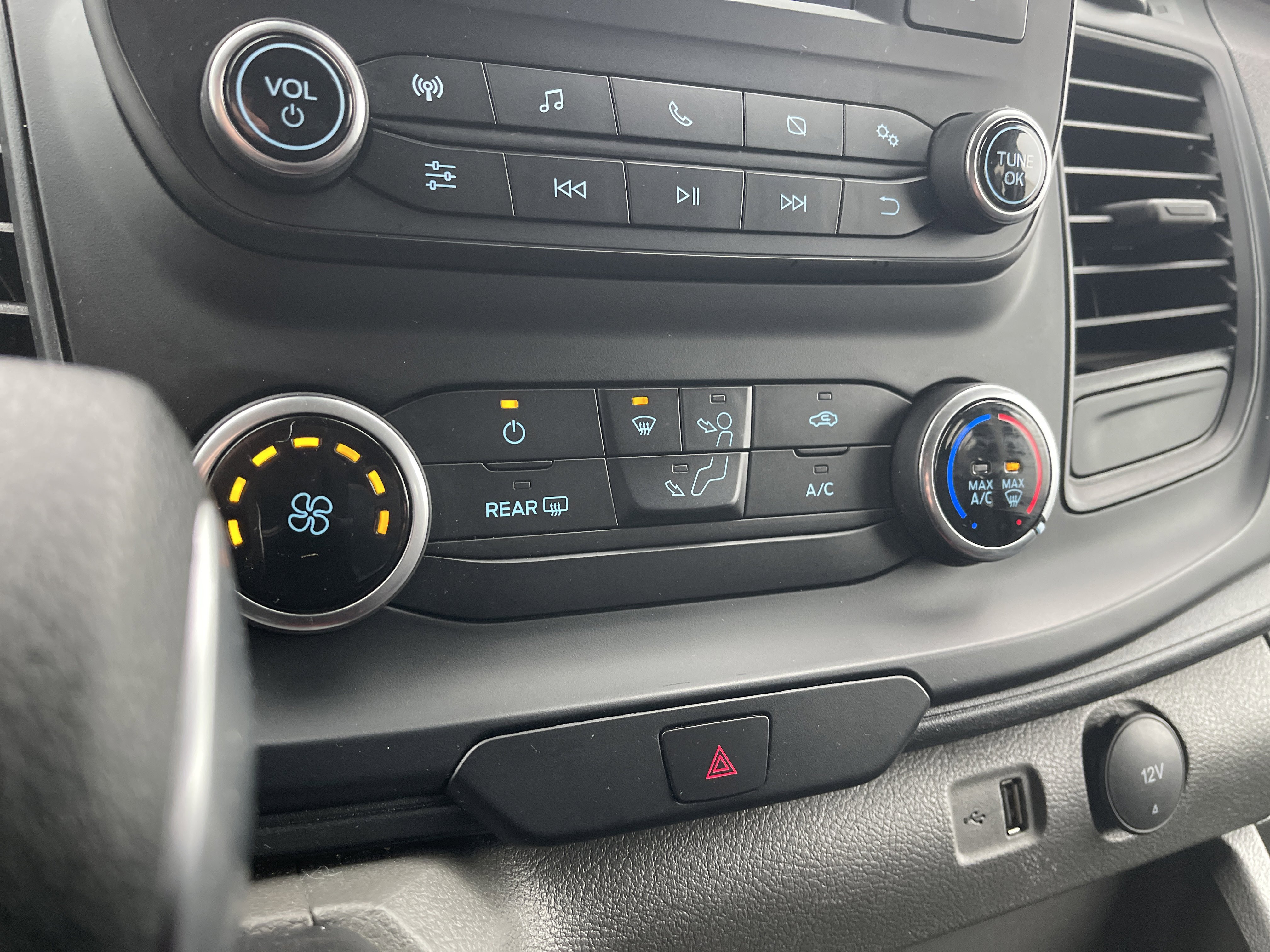 Certified 2023 Ford Transit 250 Low Roof AWD w/ Exterior Upgrade Package image 18