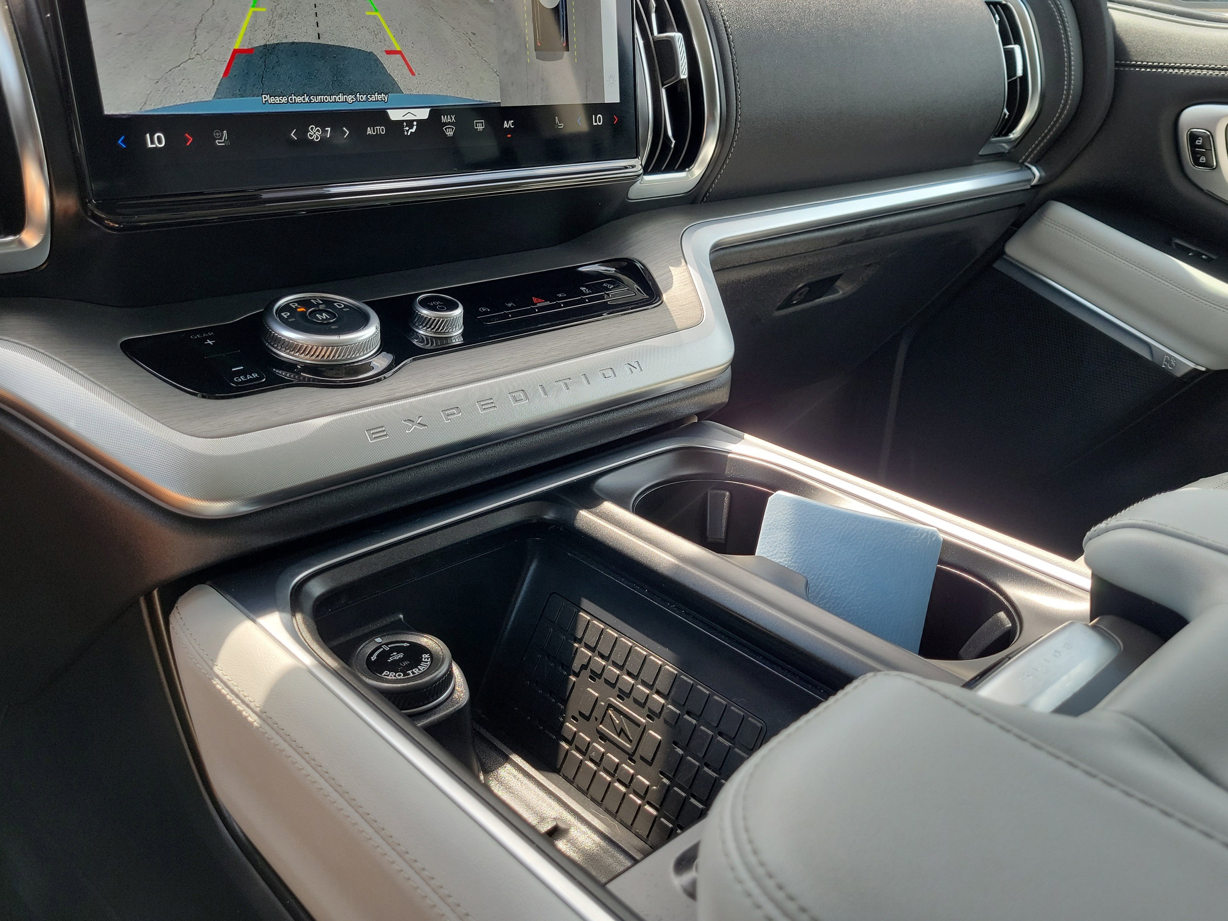 Certified 2025 Ford Expedition Max Platinum w/ Driver's Package image 27