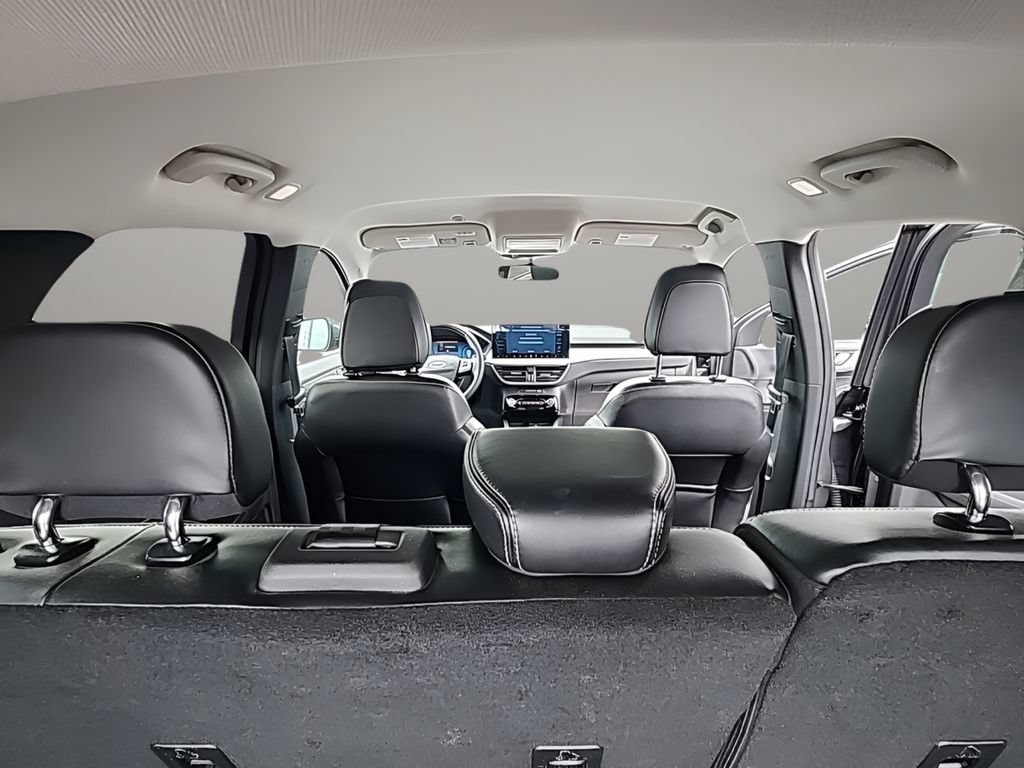 Certified 2024 Ford Escape Platinum AWD/4WD image 11