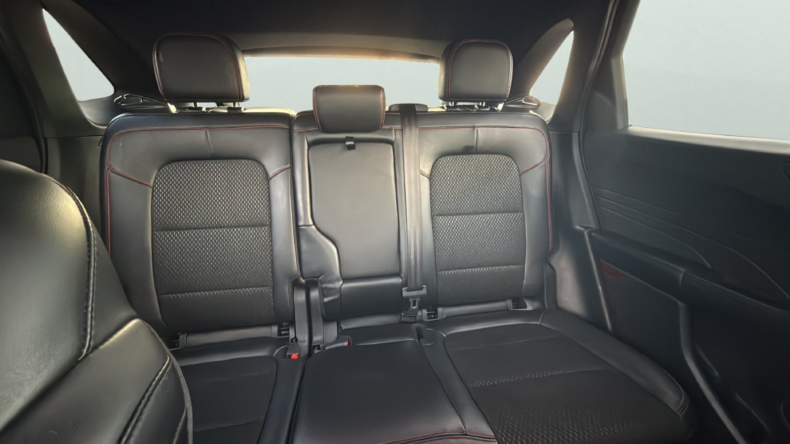 Certified 2025 Ford Escape ST-Line Select AWD/4WD image 25