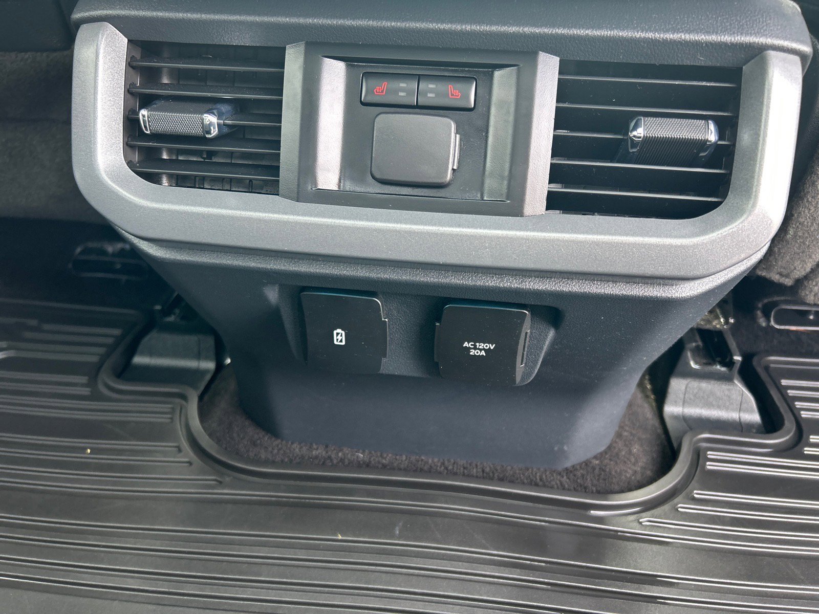 Certified 2023 Ford F150 Lariat w/ Equipment Group 502A High image 21