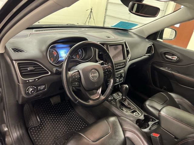 Used 2021 Jeep Cherokee Trailhawk w/ Trailer Tow Group AWD/4WD image 12