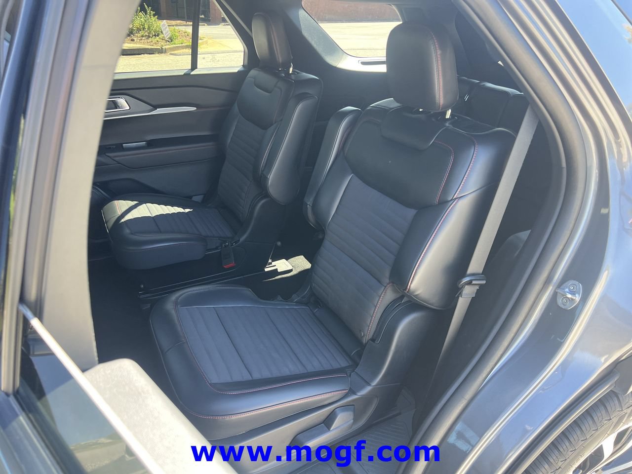 Certified 2025 Ford Explorer ST-Line AWD/4WD image 19