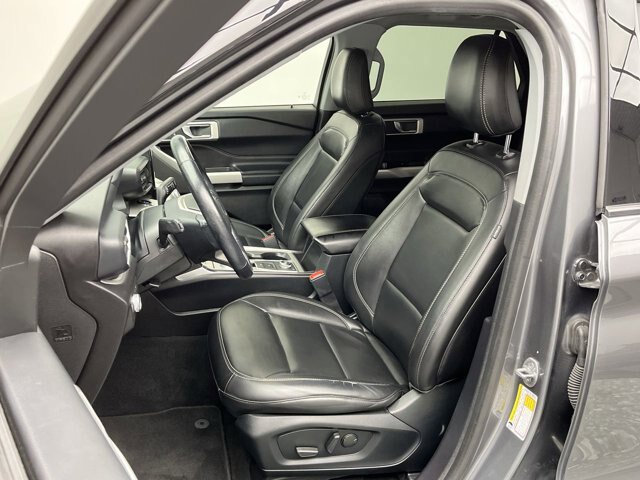 Certified 2022 Ford Explorer XLT w/ Equipment Group 202A AWD/4WD image 9