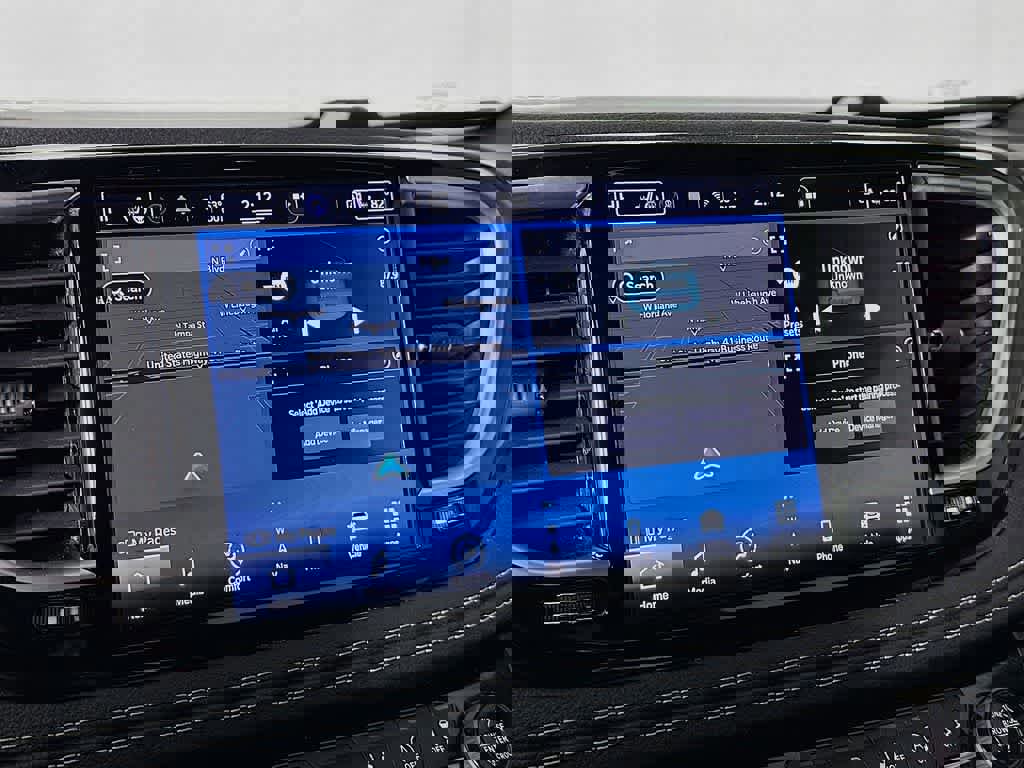 Used 2022 Chrysler Pacifica Limited w/ Uconnect Theater Family Group image 20